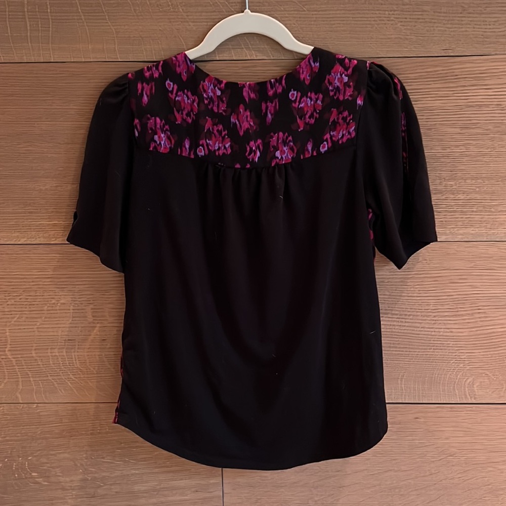 A Common Thread Blouse - Picture 2 of 3